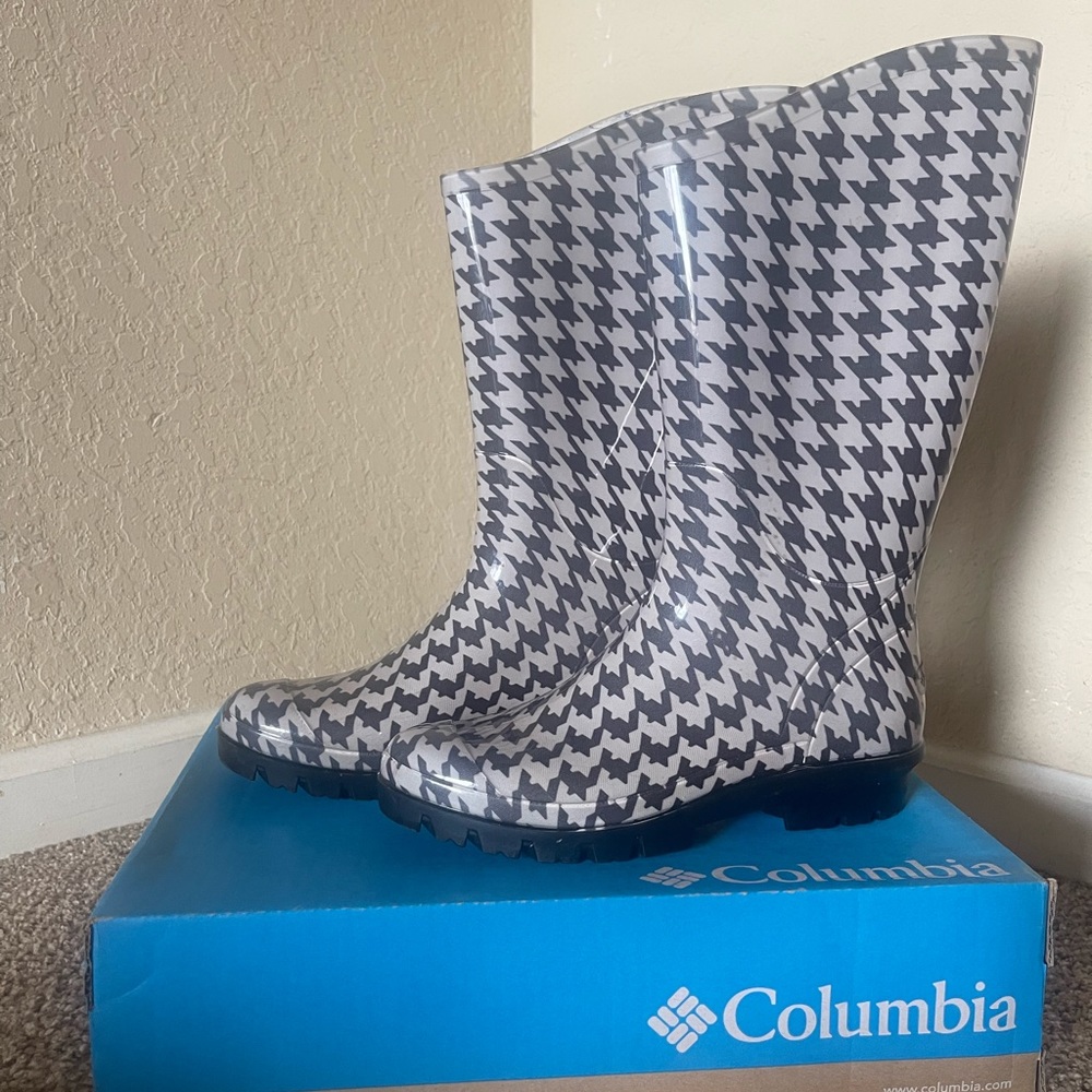Columbia Rainey Houndstooth Boots size 8